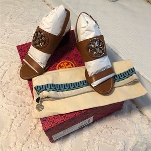 Brand new in box TROY BURCH Metal 65MM Wedge Veg Leather. Tan/Rose Gold